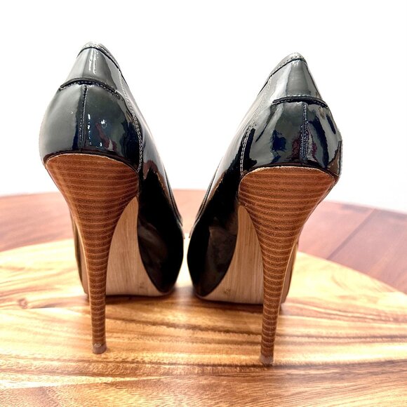 Platform heel with penny loafer detail - Picture 5 of 9